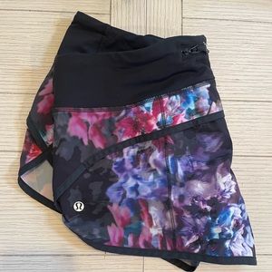 Lululemon low rise, lined shorts, 2.5” inseam. Excellent used condition.